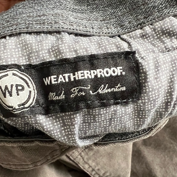 ❄️SOLD❄️ men’s outdoors Khaki’s Sz. 38w x 30L - Picture 8 of 9